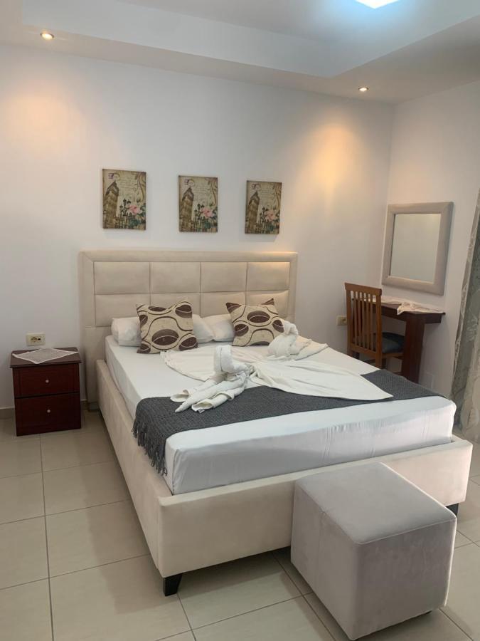 Hotel Soan Sarande Bagian luar foto