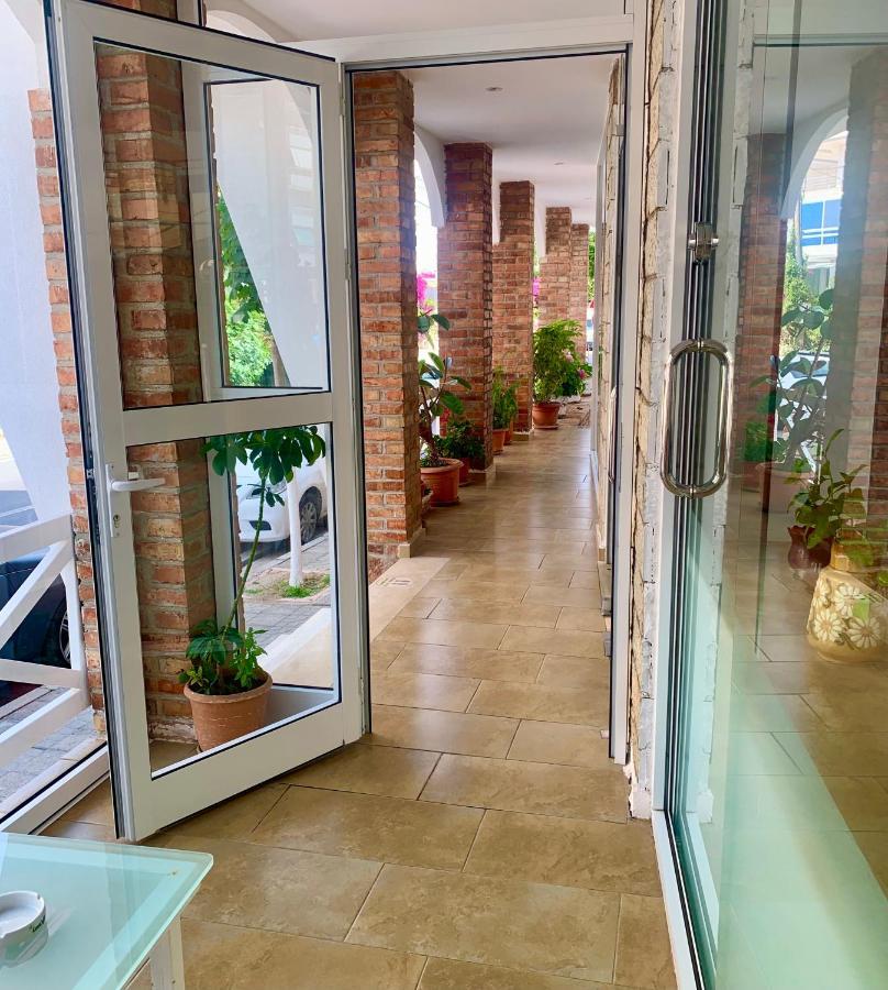 Hotel Soan Sarande Bagian luar foto