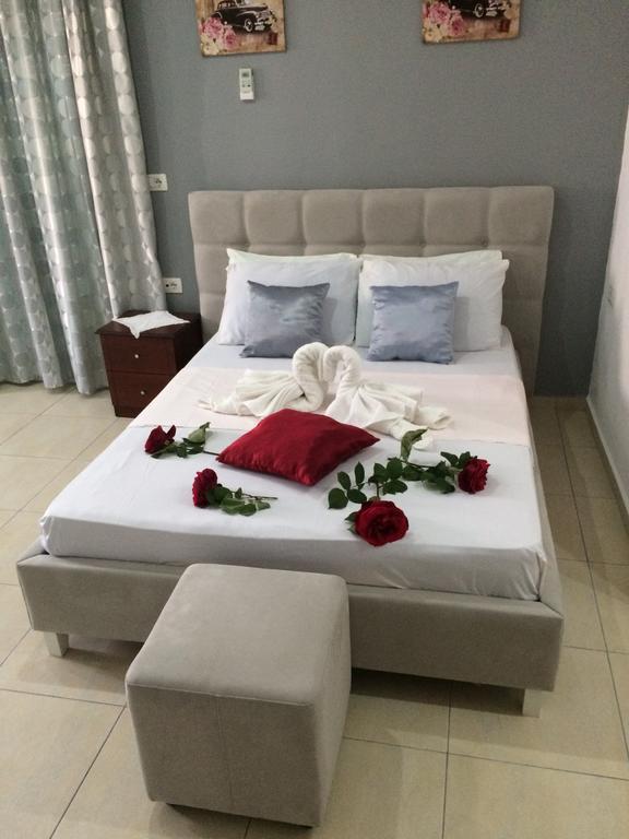 Hotel Soan Sarande Bagian luar foto