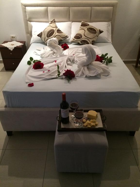 Hotel Soan Sarande Bagian luar foto