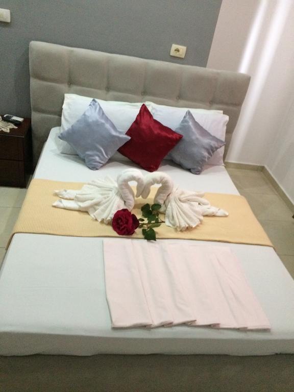 Hotel Soan Sarande Bagian luar foto