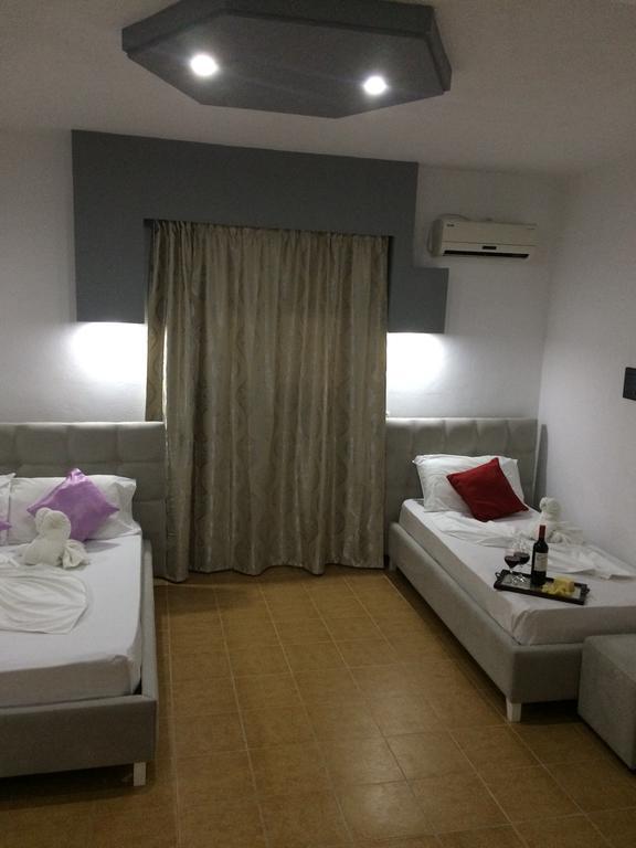 Hotel Soan Sarande Bagian luar foto