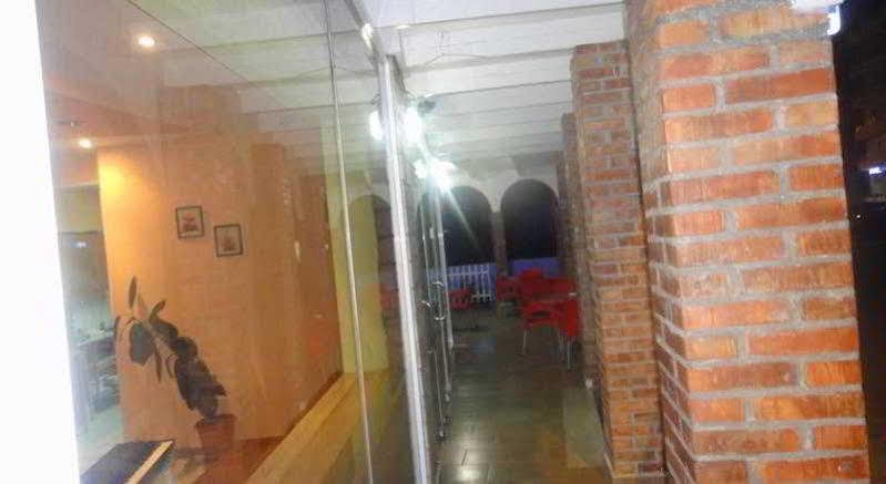 Hotel Soan Sarande Bagian luar foto