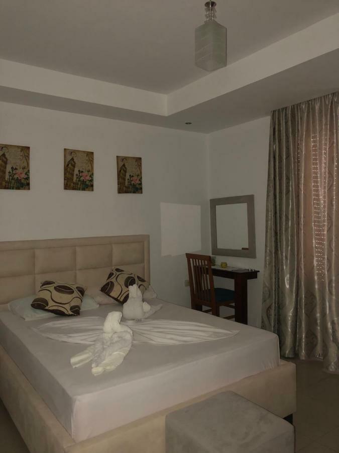 Hotel Soan Sarande Bagian luar foto